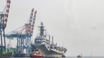 Kapal induk ITS Giuseppe Garibaldi-551 tiba di Dermaga 107 Pelabuhan Tanjung Priok, Jakarta, Jumat (18/9/2026). [ANTARA FOTO/Muhammad Adimaja/agr]