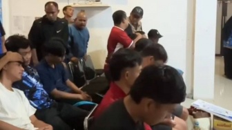 Penuh Haru! 10 Kru Selamat KM Virgo Transport 8 Akhirnya Pulang ke Garut