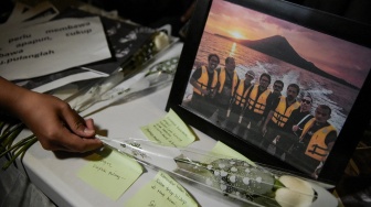 Doa Bersama Warnai Hari Terakhir Pencarian 5 Jurnalis di Selat Sunda