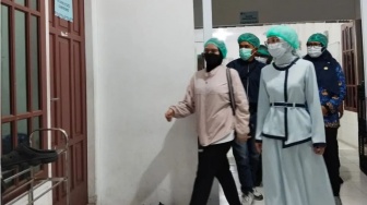 Borok SPPG Terkuak Usai 37 Siswa di Kediri Keracunan: Daging Ditaruh di Bawah, Kucing Bebas Masuk
