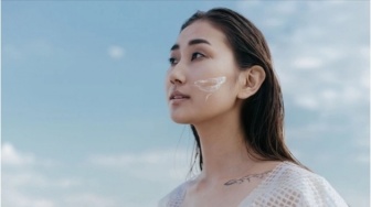 Anti-Gerah! 4 Chemical Sunscreen Korea Andalan Kulit Kombinasi Buat Outdoor