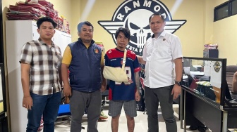 Takut Diburu Polisi Usai Hajar Pak Ogah hingga Luka Parah, Satu Pelaku Menyerah Diantar Kakak