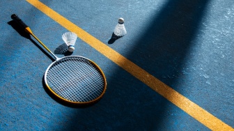Pemula Wajib Tahu! 4 Cara Pilih Raket Badminton Biar Gak Salah Beli