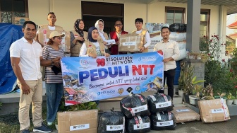 98 Resolution Network Kirim Ratusan Tenda dan Bantuan Pendidikan ke Lokasi Gempa NTT