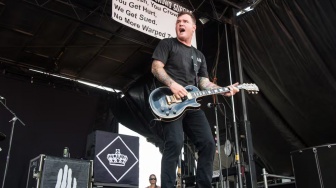 Gitaris New Found Glory Chad Gilbert Meninggal Dunia Usai Berjuang Melawan Kanker Langka