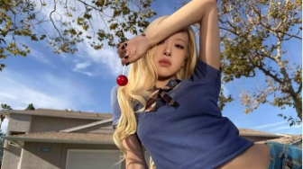 Gandeng Apple, Video Musik 'New Trick' Ros Resmi Dirilis Sebelum Album Kedua