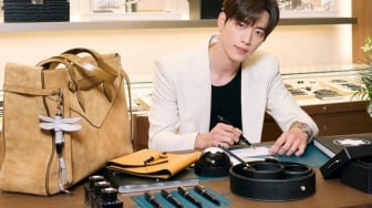 5 Inspirasi Busana Kerja ala Seo Kang Joon, Tampil Rapi dan Fashionable!