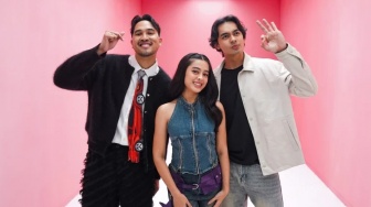 Makna Lagu 2001x Adrian Khalif, Sering Bertengkar tapi Tetap Sayang