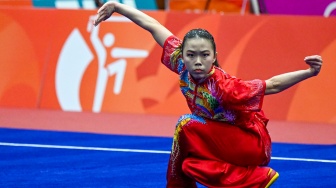 Pewushu Indonesia Eugenia Diva Widodo tampil pada final wushu nomor taolu changquan putri Asian Games Aichi-Nagoya 2026 di Aichi Prefectural Martial Arts Hall, Aichi, Jepang, Senin (21/9/2026). [ANTARA FOTO/Fauzan/nym]