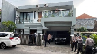 KPK Geledah Rumah Mewah Polisi Yayat Sudrajat di Depok, Terkait Kasus Suap Bekasi