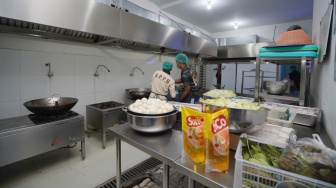 Sidak Dini Hari, Pemda DIY Temukan Pengelolaan MBG Tak Sesuai SOP, SPPG SMKN 2 Jogja Distop