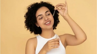 Cegah Kusam dan Flek Hitam! 4 Serum Vitamin C Rahasia Wajah Cerah Maksimal