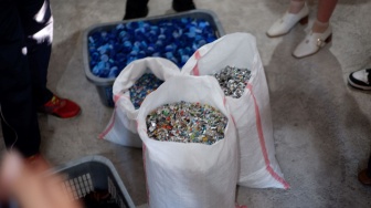 Saat Sampah Plastik Kemasan Diubah Jadi Infrastruktur Wisata, Bagaimana Caranya?