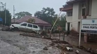 Banjir Bandang Solok, Pengendara Diminta Lewat Jalur Alternatif