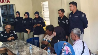 Tiga Keluarga Penumpang KM Virgo Transport 8 Jalani Tes DNA di Solo, Menanti Kepastian Identitas