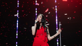 Tiffany Young Bikin Haru di Konser Jakarta, Nyanyi Lagu SNSD hingga Rayakan 10 Tahun Karier Solo