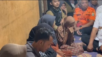 Kakak Surakman Tak Kuasa Menahan Tangis, Jenazah Akan Dimakamkan di Samping Makam Istri