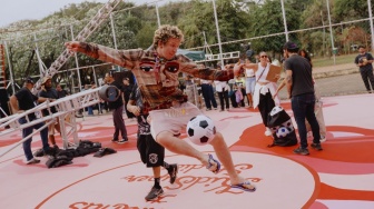 Dari Lapangan Bola Sao Paulo ke Dunia Fashion, Havaianas x KidSuper Hadirkan Koleksi Sandal Unik