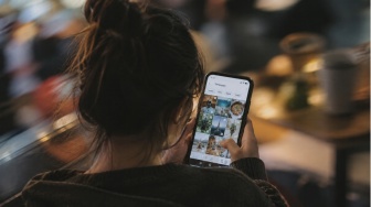 Kolektor Pengetahuan yang Tak Pernah Belajar: Ironi di Balik Fitur 'Simpan'