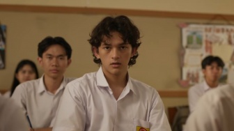 Teaser 5 cm: Revolusi Hati Dirilis, Ungkap Kisah Zafran saat SMP