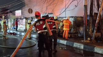 Kisah Solihin Lolos dari Maut: Lari Saat Hawa Panas Mulai Membakar Lapak di Kebayoran Lama