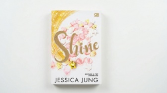Ulasan Shine: Ketika Gemerlap K-Pop Menyimpan Perjuangan