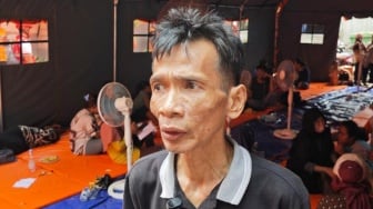 Meski Harta Ludes Terbakar, Warga Kebayoran Lama Memilih Bertahan demi Menjemput Rezeki