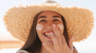 Bebas Kilap! 4 Physical Sunscreen Silica untuk Kontrol Sebum Kulit Sensitif