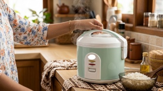 Tutup Rice Cooker Tidak Bisa Dibuka, Bagaimana Cara Mengatasinya?