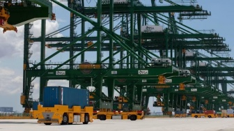 2 Buruh Pelabuhan Tewas Terlempar Crane ke Laut Singapura