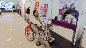 Tak Ingin Hanya Jadi Penerima Bantuan! Kisah Penyandang Disabilitan Berjuang di Job Fair Jakbar