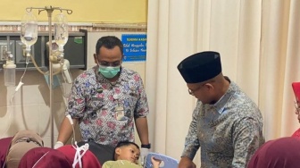 Korban Dugaan Keracunan MBG di Batang Tembus 300 Orang, RS Sampai Penuh