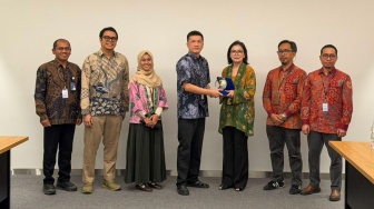 PT Biro Klasifikasi Indonesia (Persero) atau BKI berpartisipasi dalam kegiatan pengabdian kepada masyarakat yang diselenggarakan oleh tim dosen Fakultas Ilmu Administrasi Universitas Indonesia (FIA UI) bekerja sama dengan PT Pegaunihan Technology Indonesia di Batam, Kepulauan Riau. [handout]