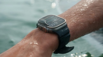 5 Cara Merawat Smartwatch Setelah Dipakai Berenang di Laut agar Tidak Korosi