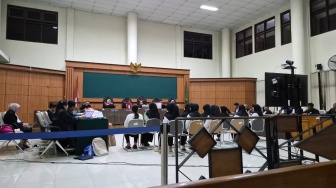 Sidang Daycare Little Aresha: Anak Sakit Dibiarkan Tidur Beralas Perlak Tipis Tanpa Baju dan Diikat