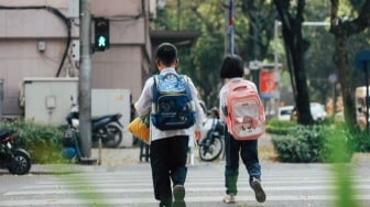 Menkeu: Tidak ada Anggaran Khusus Sekolah Gratis, Pendidikan Terabaikan?
