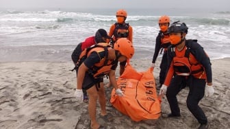 Tiga Hari Ditelan Ombak, Jasad Pelajar Asal Lampung Barat Ditemukan Terdampar di Pantai