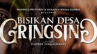 Review Bisikan Desa Gringsing: Slow-Burn yang Bikin Misterinya Ngeri Banget
