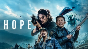 Review Film Hope, Teror Makhluk Misterius di Desa Terpencil