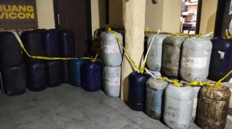 Polres Metro Bongkar Praktik Bisnis Gelap Solar Subsidi: Modus Borong SPBU untuk Ditimbun
