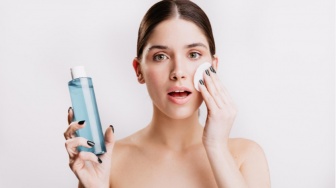5 Toner untuk Kulit Berjerawat: Bantu Redakan Bruntusan dan Minyak Berlebih