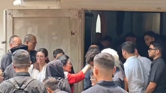 Megawati Baru Tiba dari Manado, Jenazah Guruh Soekarnoputra Segera Dimakamkan