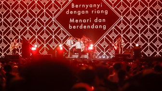 Grup band The Changcuters tampil membawakan lagu pada festival musik Pestapora 2026 di JIExpo Kemayoran, Jakarta, Jumat (25/9/2026). [Suara.com/Alfian Winanto]