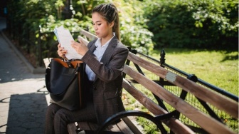 Career Break bagi Perempuan: Jeda Karier atau Tanda Kehilangan Arah?