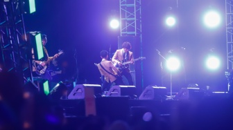 Grup band The Changcuters tampil membawakan lagu pada festival musik Pestapora 2026 di JIExpo Kemayoran, Jakarta, Jumat (25/9/2026). [Suara.com/Alfian Winanto]