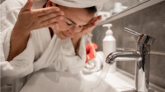 Bebas Kotoran! 5 Cleansing Cream Ini Ampuh Bikin Kulit Bersih dan Lembut