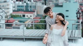 Konten Couple Carousel Bikin Gemas! Penolong untuk yang Takut Jatuh Cinta