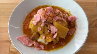Hidden Gem Sarapan di Tangerang! Wajib Coba Nikmatnya Katupek Pitalah di Bopet Nan Katuju