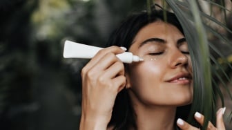 5 Sunscreen dengan Vitamin E untuk Cegah Kerutan Muncul Lebih Cepat