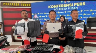 Nekat! Kecanduan Judi Online, Dua Remaja Bobol 13 Sekolah di Tuban-Rembang